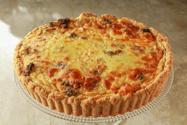 9. Sebzeli Quiche ve Elma Dilimleri