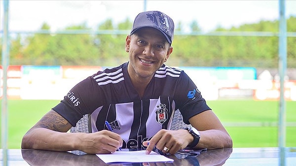 Josef de Souza, ülkemizde uzun yıllar forma giyen isimlerden biri. Ülkemizde üç kulüpte de forma giyen Brezilyalı oyuncu ülkesinde talihsiz bir olay yaşadı.