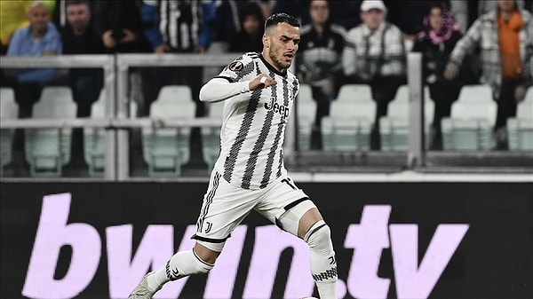 Jose Mourinho yönetimindeki ekip, Juventus'tan Kostic'e imzayı attırdı.