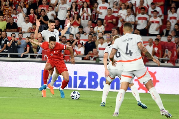 Ay-yıldızılar, deplasmandaki Galler beraberliği sonrası İzlanda'yı İzmir'de 3-1 mağlup etmeyi başardı.