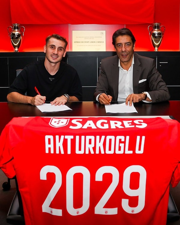 Eylül 2020'de Galatasaray'a imza atan Kerem Aktürkoğlu, geçtiğimiz hafta sarı-kırmızılı kulübüne veda etmişti.