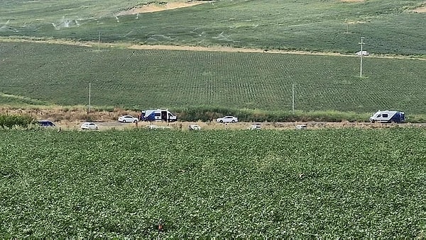 Jandarma ekipleri, cesedin Salim Güran'ın aracından Nevzat Bahtiyar'ın aracına nakledildiği yerlerde detaylı bir inceleme gerçekleştirdi.