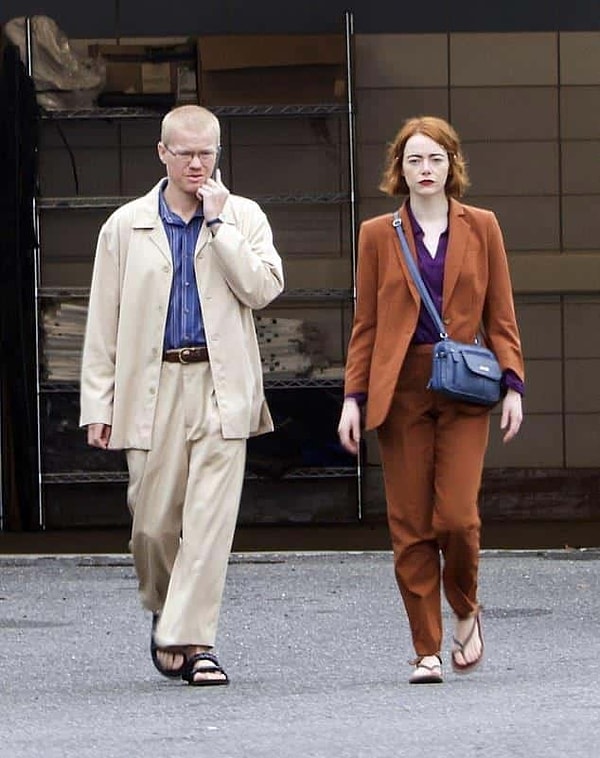 6. Üç bölüm boyunca Jesse Plemons'un saçları her bölümden sonra kısalır.