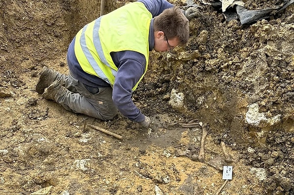 The remains of a man estimated to have died around the age of 60 were discovered in a tomb believed to date back to the first half of the 4th century.