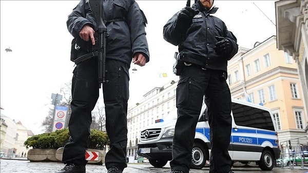 Sınır polisleri, Schengen vizesine sahip kişileri uygun görmemesi halinde ülkeye sokmayacak.