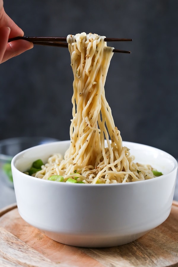 İçilebilir noodle'ların şu anda Japonya'daki satış fiyatı 660 yen, yani 4.15 dolar (yaklaşık 140.69 TL) olarak duyuruldu.