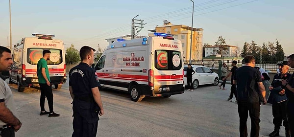 Suriye tarafından çok sayıda ateşlenen yorgun mermiler Gaziantep'in Karkamış ilçesindeki birçok noktaya isabet etti.