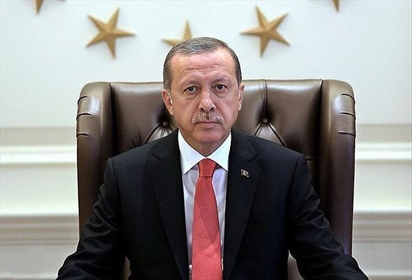 Irkçılığın sosyal medyada hızla yayıldığına değinen Erdoğan, "Kimseyi rengine, diline göre ayırmadık. Muhalefet adayının nefret siyaseti karşısında tek bir cümle dahi kuramadılar. Irkçı faşizm sürekli gündeme getiriliyor ve ırkçılıkla yabancı düşmanlığının savunuculuğu yapılıyor. Irkçılık adıyla Türk-İslam düşmanlığı yürütülüyor ve sosyal medyada ırkçılık hızla artış gösteriyor" dedi.