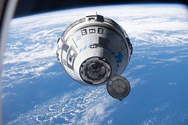 NASA, son olarak iki astronotunu Boeing havacılık şirketinin Starliner adlı uzay aracıyla uzaya göndermişti.