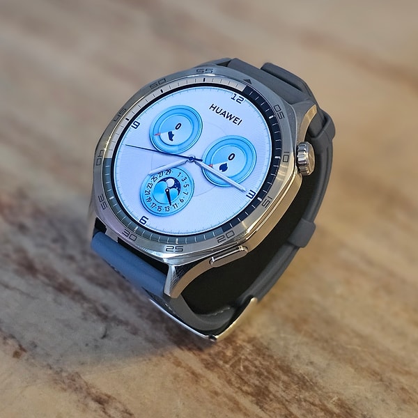 Performansı estetikle birleştiren Huawei Watch GT 5 size eşsiz birçok deneyim sunuyor.