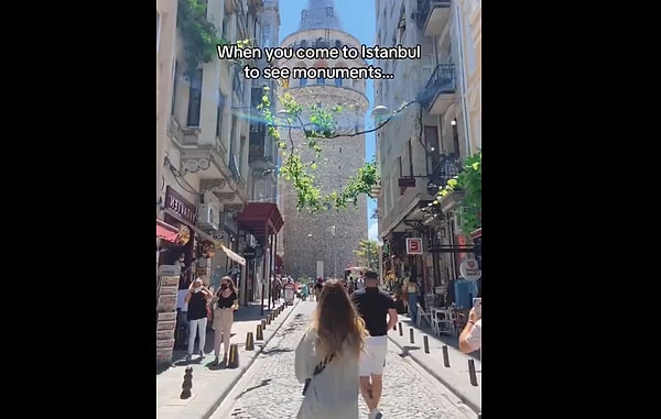 İstanbul'u ziyaret eden turistlerin çektiği görüntüler bir araya getirilerek, onların gözünden İstanbul'un nasıl göründüğü gösterildi.