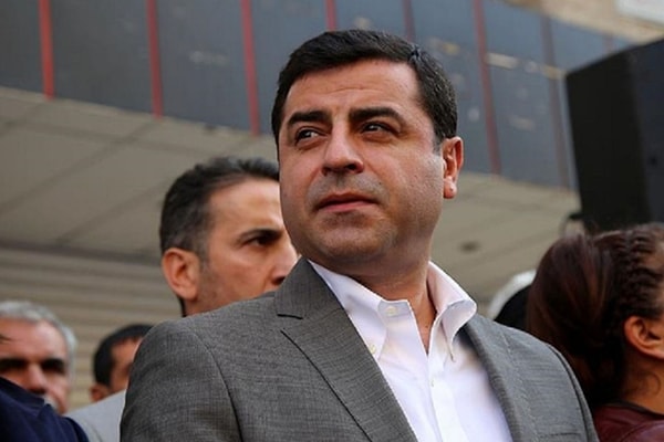 Jahrein, geçtiğimiz aylarda Demirtaş’ın hasta annesine Twitter'da küfretmişti. Ancak gelen tepkiler sonrası attığı tweeti silip özür dilemişti.