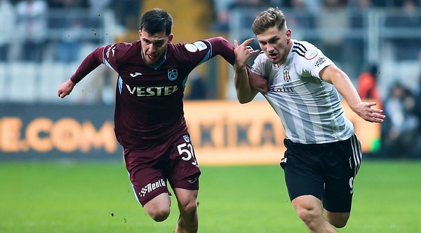 140. kez karşılaşacak olan iki takımın galibiyet sayılarında Beşiktaş'ın 56-48 üstünlüğü var. 35 maç da berabere bitti. Trabzon'da oynanan 50 maçta ise Trabzonspor'un 24-15 üstünlüğü bulunuyor.