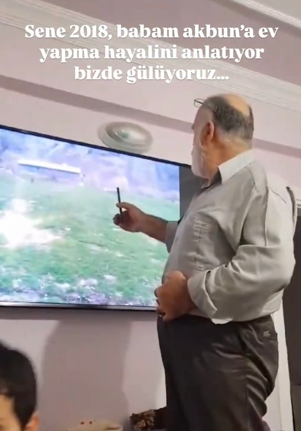 2018’de yaptıracağı evin projesini ailesine anlatan adam hayalini yarım bırakmadı.