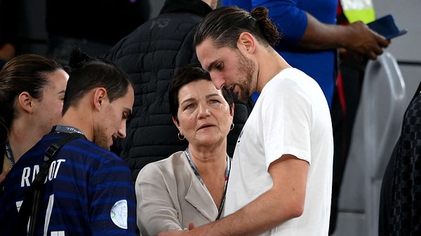 "Rabiot'un annesiyle iki kez görüştüm. Bana oğlunun hangi pozisyonda ve nasıl oynaması gerektiğini anlattığı için görüşmelere devam etmedim."