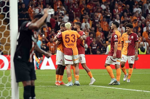 Galatasaray, Süper Lig'in 3. hafta erteleme maçında Gaziantep FK'yı konuk etmiş, sahadan 3-1'lik skorla ayrılmıştı.