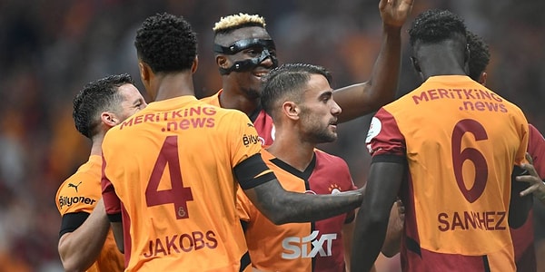 Ayrıca Galatasaray Yönetimi’nin kombine bilet transferlerin usulsüzlük yaptığını ve yasa dışı bahis şirketinden reklam aldığı da açıklamada yer aldı.