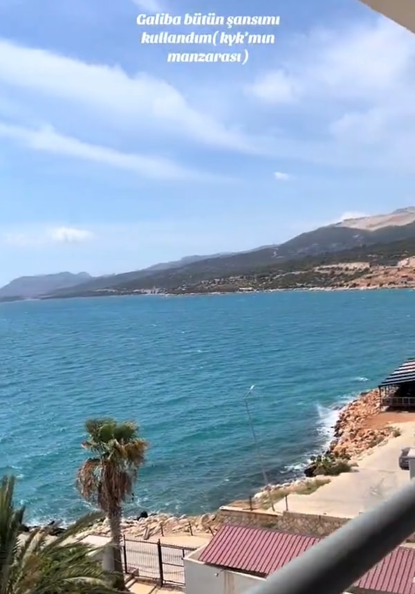 Çünkü odası diğer odalara kıyasla sahip olduğu manzarasıyla adeta insanı büyülüyordu.