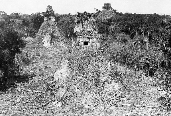 5. Guatemala - 1882'de bitki örtüsü temizlendikten sonra çekilen Tikal