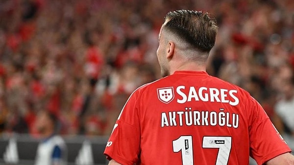 O Jogo ise 'Aktürkoğlu ve Kökçü ortaklığı genişletiyor, Benfica'ya kazandırıyor' yorumu yaptı.