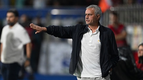 Rizespor'a karşı alınan bol gollü galibiyetlerde ise hakemleri es geçmedi Mourinho: