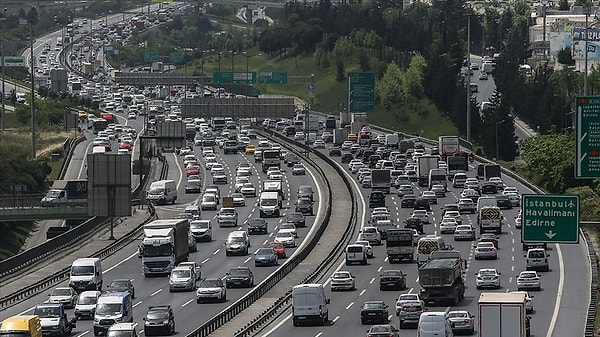 Geçen sene zorunlu trafik sigortasından meydana gelen zararın 13 milyar dolar olduğunun altını çizen korkut, 2024 yılı için ise çarpıcı bir tahminde bulundu.