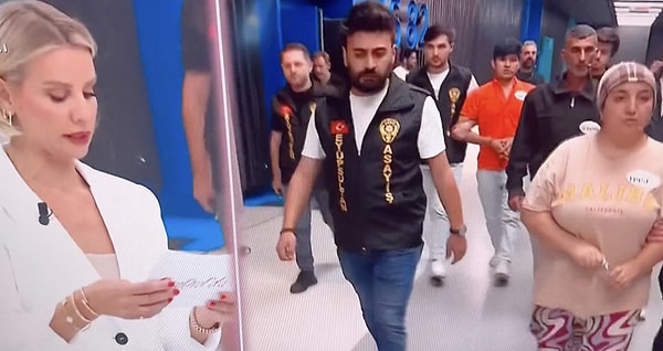 İstismarcı Zahid, anne Ayşe ve üvey baba Serkan canlı yayında gözaltına alındı.