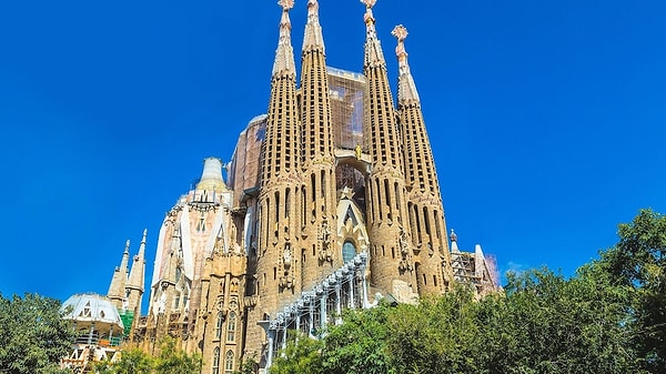 La Sagrada Familia sadece bir kilise değil; aslında zamanın ötesine geçen bir yatırım.