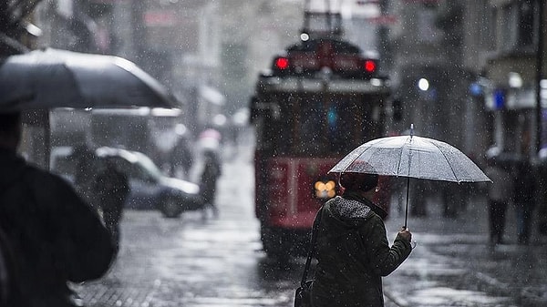 Doğu Anadolu Bölgesi:  Yağışların, Malatya, Elazığ, Bingöl, Muş ve Bitlis çevreleri ile Erzurum'un güneyi ve Hakkari'nin doğusunda yerel olmak üzere kuvvetli olması bekleniyor.