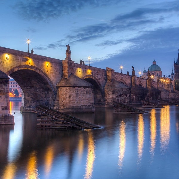 8. Karl Köprüsü (Charles Bridge)