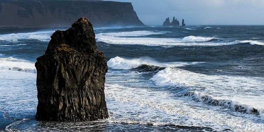 Why Do Oceans Have Waves? The Science Behind the Never-Ending Movement ...