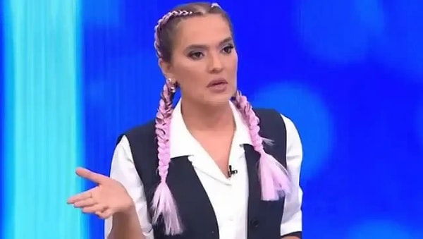 "Esas bamya yemeği nasıl geçti?" diye soran Akalın, "Yazık günah ya bu kadar da değil sıktı!" dedi.