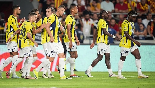 Ligde derbiyi Galatasaray kazanırken Galatasaray, Beşiktaş, Fenerbahçe gibi takımların diğer takımlara karşı aldıkları bol gollü galibiyetler dikkat çekiyor.