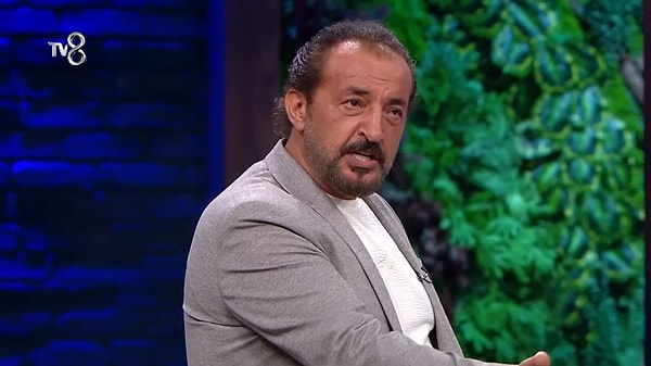 MasterChef Türkiye'nin ünlü şefi Mehmet Yalçınkaya'nın (Mehmet Şef) agresif tavırları mizah konusu oldu. Sosyal medyada 'kontravolta' adıyla tanınan Fevzi Ayran, geçtiğimiz yıllarda çektiği 'Mehmet Şef' videosunu yeniden yayınlayarak izleyenleri kahkahaya boğdu.