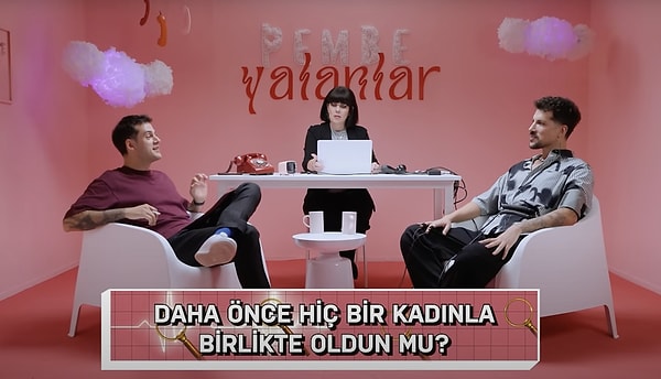 Yine aynı videodan bir kesitle dikkat çeken Kerimcan Durmaz, bu sefer de Samet Liçina'nın özel olarak rica ettiği "Daha önce hiç bir kadınla birlikte oldun mu?" sorusuna verdiği cevapla şaşırttı.