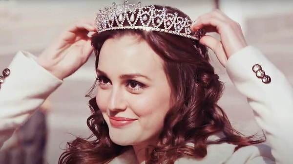 Çoğumuzun Gossip Girl dizisiyle yakından tanıdığı, dizinin başrolünden daha da popüler halen Leighton Meester, Blair Waldorf karakteriyle yüreklere yerleşmişti.