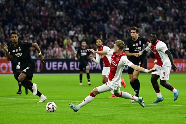 UEFA Avrupa Ligi ilk hafta maçında deplasmanda Ajax ile karşılaşan Beşiktaş sahadan 4-0 yenik ayrıldı.