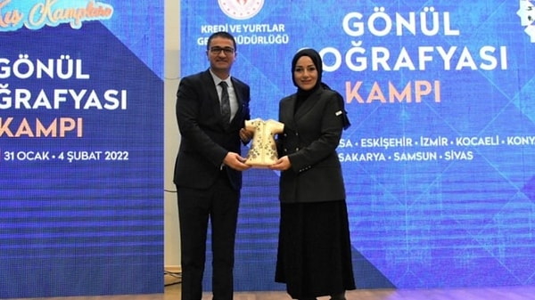 2022 yılında KYK Genel Müdürlüğü Öğrenci Hizmetleri Daire Başkanı olduğu dönemde Bereket Sigorta'nın yönetim kuruluna atanan ve çift maaş aldığı ortaya çıkan Rüveyda Çiftçi, bir de terfi aldı.