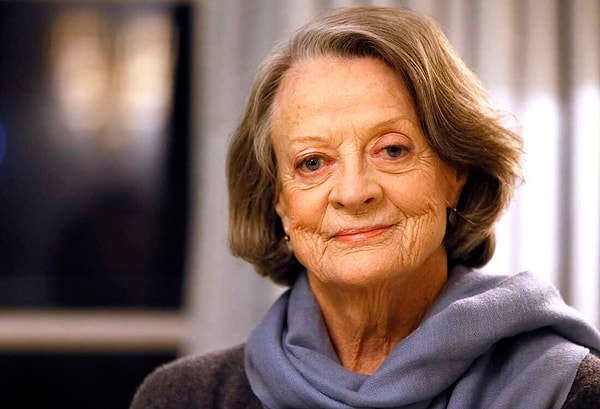 Cadı şapkası ve alaycı, sert tavırlarıyla hatırlayacağımız Profesör Minerva McGonagall, ikonik rolüyle akıllara kazındı.