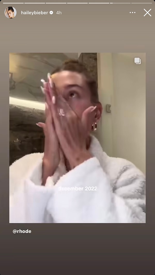 Hailey Bieber