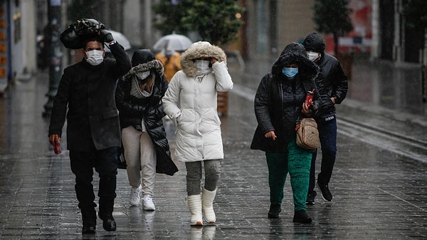 Meteoroloji Genel Müdürlüğü’nün son değerlendirmelerine göre, İstanbul'da yaz havalarının sonuna gelindi.