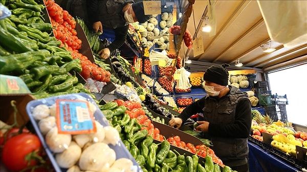 7'den 77'ye herkes fahiş fiyatlardan şikayet ederken artık 'ucuz' bir ürün almak hayal oldu. Bir ürünün fiyatının düşmesini bekleyip "Fiyatı düşünce alırım" sözleri ise adeta tarihe karıştı.