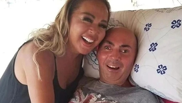 Anneliğiyle magazin dünyasında büyük takdir toplayan Safiye Sorman 24 yıldır MS hastalığıyla mücadele eden biricik oğlu Harun Akaröz'ü 27 Temmuz'da kaybetmişti.