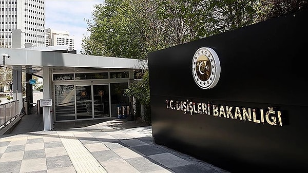 İsrail’in terör estirdiği Lübnan’da bulunan Türk vatandaşları, bakanlığın koordinesinde tahliye edilecek. Bakanlık ayrıca, Türkiye üzerinden tahliye için yardım isteyen 20’ye yakın ülkenin vatandaşlarını Lübnan’dan çıkarmak için hazırlık yapıldığını da açıkladı.