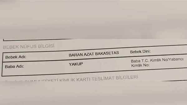 Sağır, futbolcu isminin yanına bir isim daha düşünürken, eşinin ''Baran Azat olsun'' demesi üzerine eşini kırmadı.