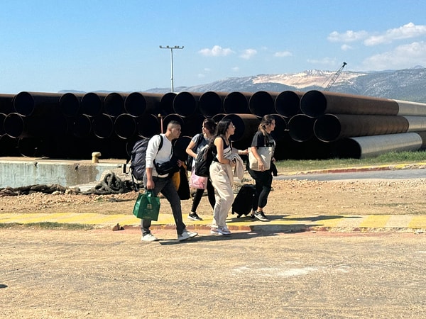 İsrail’in saldırı başlattığı Lübnan’dan Türkiye’ye gelen, aralarında Almanya, Fransa, Avustralya, Kanada, İsveç, Suriye ve Lübnan vatandaşlarının da olduğu yolcu sayısı 1002 oldu.