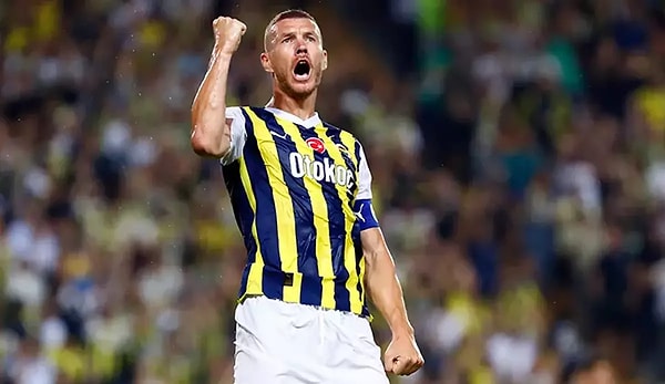 Fenerbahçe'de Edin Dzeko'nun yedek kulübesinde olması şaşkınlık yaratsa da, Boşnak golcü Mourinho'nun süre vermesi halinde forma giyebilecek.