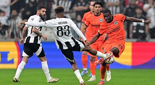 E. Frankfurt'a galibiyeti getiren goller 19. dakikada Marmoush, 22. dakikada Ebimbe ve 82. dakikada Knauff'tan geldi. Beşiktaş'ın tek golü ise 90+3'te Masuaku'dan geldi.