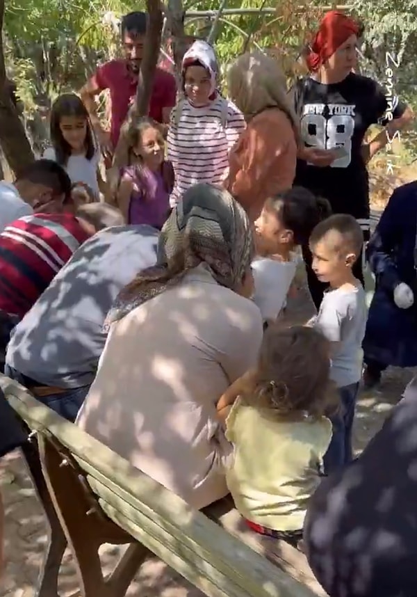 Kadın, bitkiden elde edilen damlanın göz derecesini bir derece düşürmesi için haftada üç kere damlatılması gerektiğini söyledi.