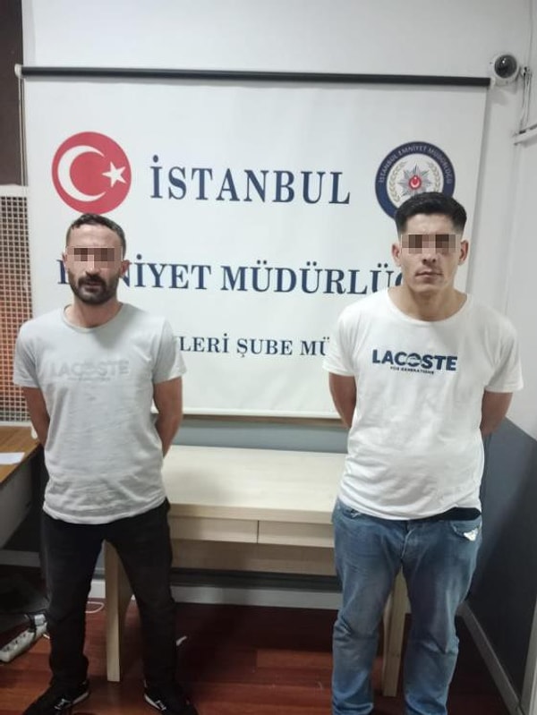 Polis tarafından gözaltına alınan şüpheliler 31 yaşındaki Semir T. ve 27 yaşındaki Ömer K., tacize uğrayan kadının şikayetçi olmaması üzerine ifadeleri alındıktan sonra serbest kaldığı öğrenildi. İki tacizci için, yeniden yakalama kararı çıkarıldığı öğrenildi. Şüpheliler, yeniden gözaltına alınarak karakola getirildi.